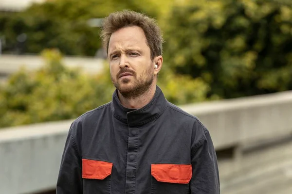 Aaron Paul como Caleb de Westworld