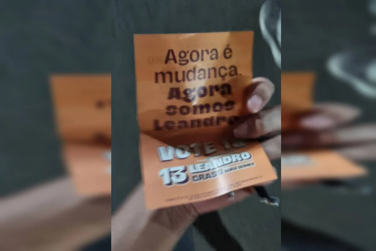 Panfleto distribuído em ato de Grass tem número errado de Celina - imagem 2 Panfleto distribuído em ato de Grass tem número errado de Celina - imagem 2
