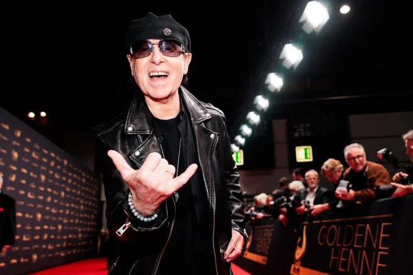 Scorpions cancela show após o vocalista, Klaus Meine, contrair vírus