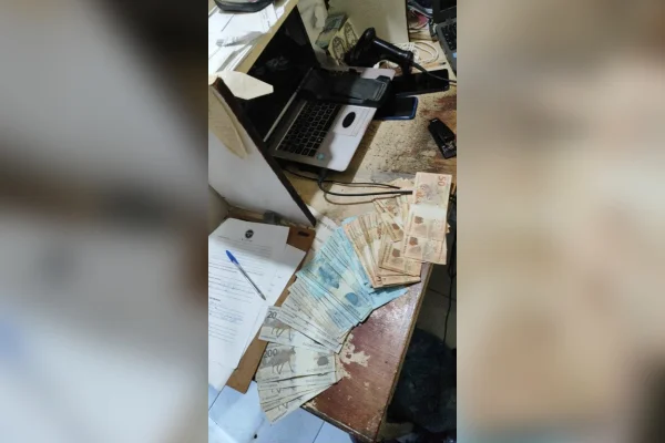 Operação bloqueia R$ 18 milhões e prende suspeito de matar policial