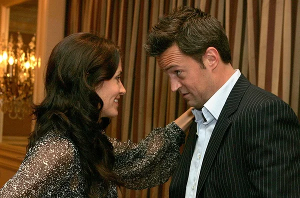 NY: Matthew Perry, o Chandler de Friends, aparece irreconhecível