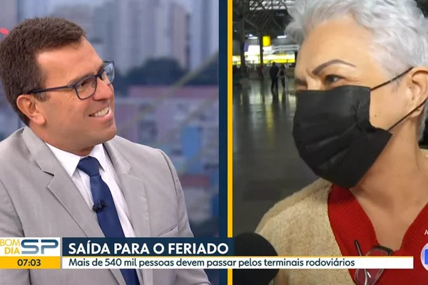 Rodrigo Bocardi ouve declaração de idosa no telejornal Bom Dia SP