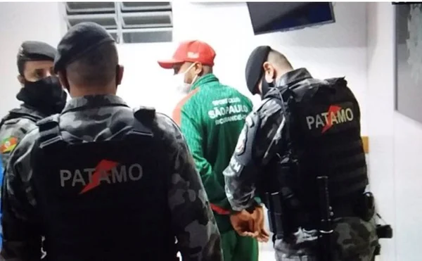 Jogador que chutou cabeça de árbitro tem antecedentes criminais; juiz deixa hospital