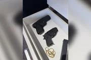 As diligências continuam com o objetivo de identificar outros envolvidos e interromper o fluxo de importação ilegal de armas identificado As diligências continuam com o objetivo de identificar outros envolvidos e interromper o fluxo de importação ilegal de armas identificado