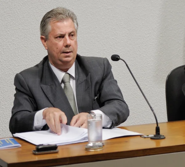 Teori inclui nome de advogado de Cerveró em lista vermelha da Interpol