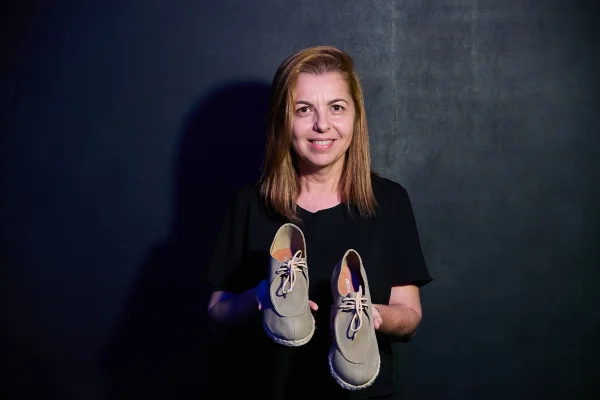 Calçado com repelente contra insetos é apresentado por Virginia Barros no interfashion - pedro