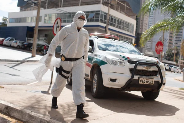 Técnicos do IML pedem prioridade em vacinação após manusearem 6 corpos com Covid-19 em 1 dia