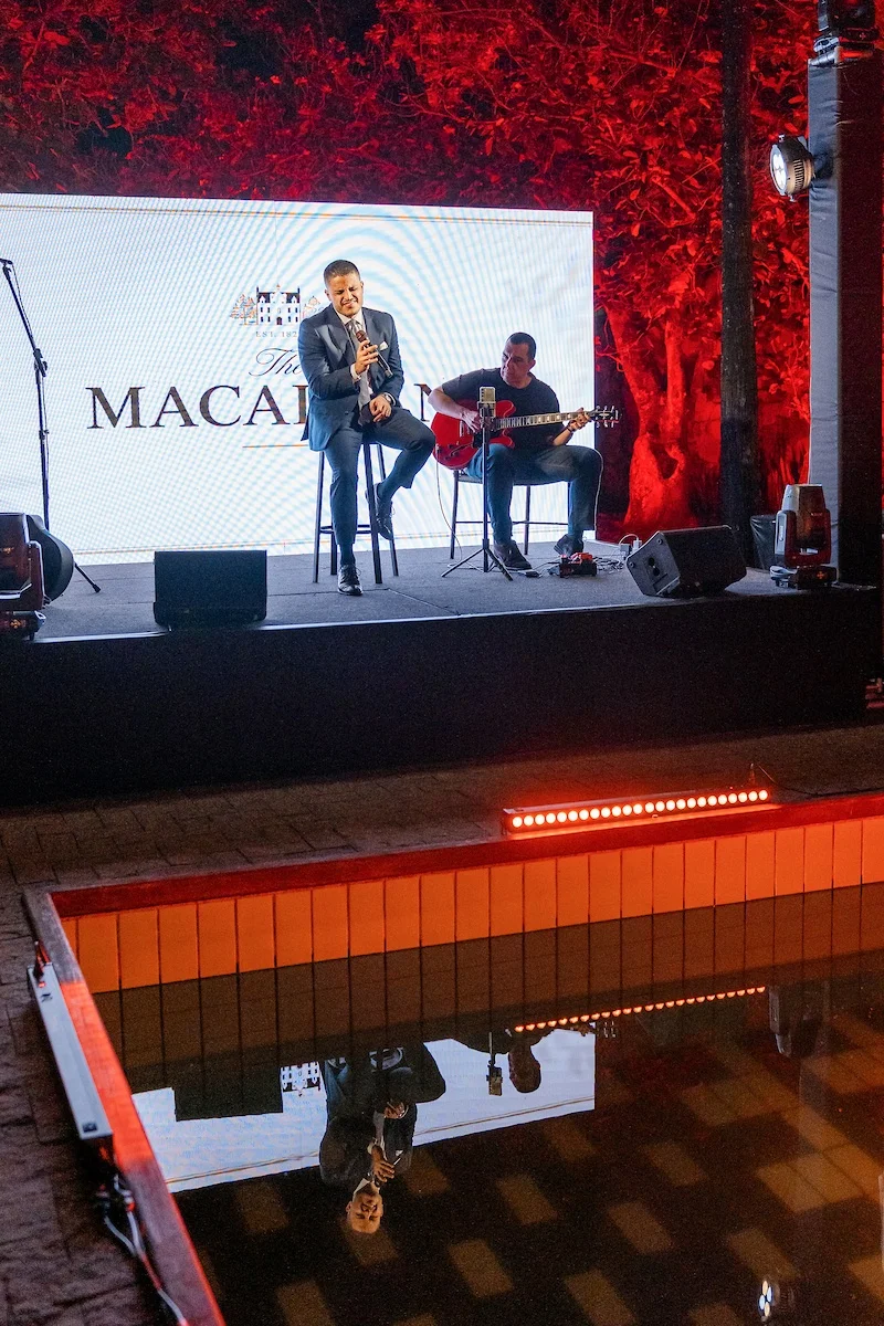 Daniel Valadão recepcionou os convidados com músicas nacionais e internacionais Daniel Valadão recepcionou os convidados com músicas nacionais e internacionais