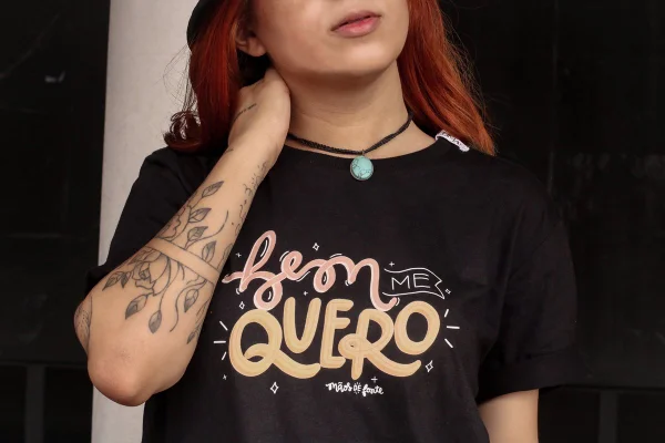 Thais Andrade assina camisetas
