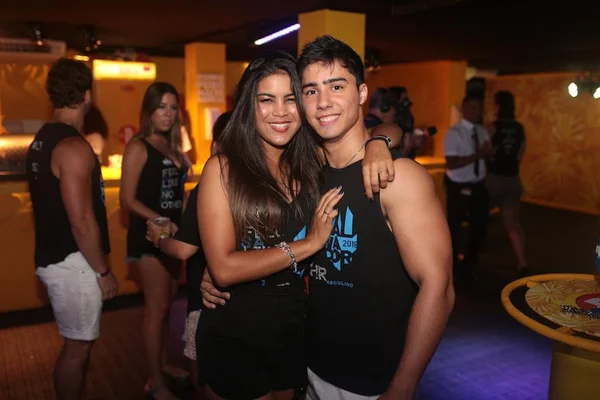Deise Aviz lança coleção em confraternização de fim de ano