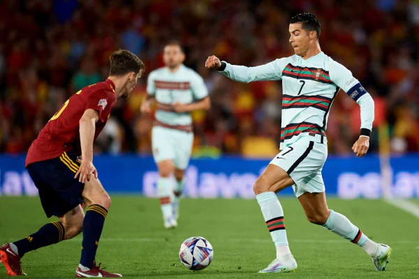 Terça tem Portugal x Espanha e adversário do Brasil na Copa em ação