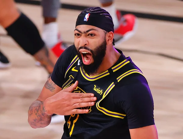 Ao lado de LeBron, Davis cala críticos nos Lakers; onde assistir o Jogo 2