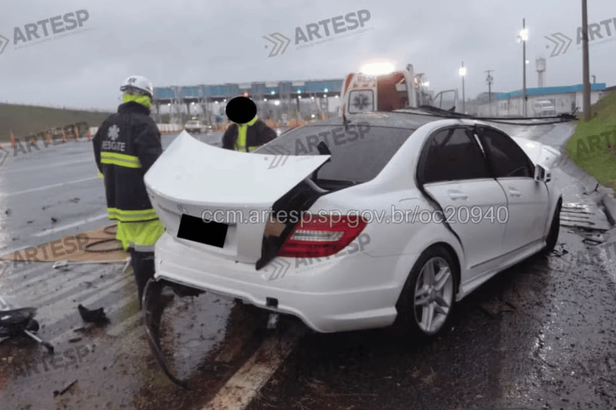 Um homem morreu após bater o carro que dirigia contra um poste na rodovia Assis Chateaubriand, em Indiana, no interior de SP Um homem morreu após bater o carro que dirigia contra um poste na rodovia Assis Chateaubriand, em Indiana, no interior de SP