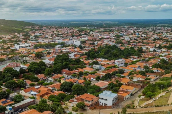 Meteorito foi achado no município de Palmas de Monte Alto - Metrópoles