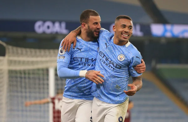 Com gols de Jesus, Manchester City goleia e ganha a 21ª seguida