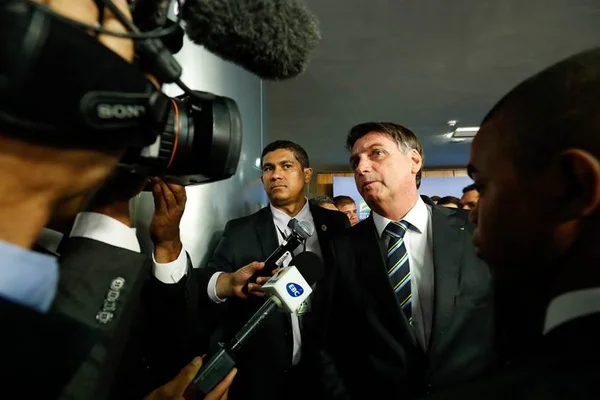 Venezuela: “Vamos até o limite do Itamaraty”, diz Bolsonaro