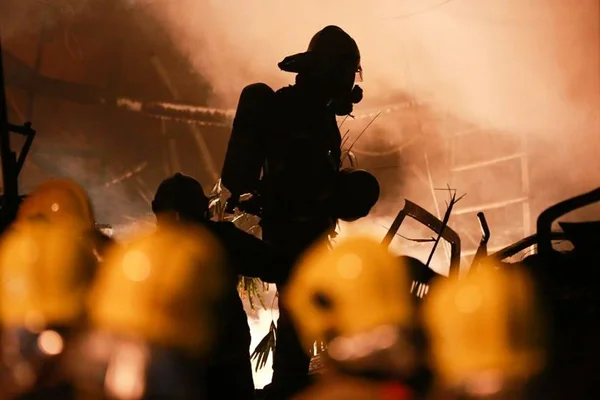 Em São Sebastião, lotérica é incendiada após tentativa de assalto