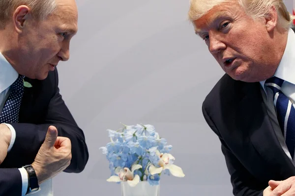 Republicanos vetam testemunho do tradutor da cúpula de Putin e Trump