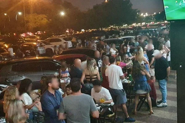 Bar Abençoado promove aglomeração
