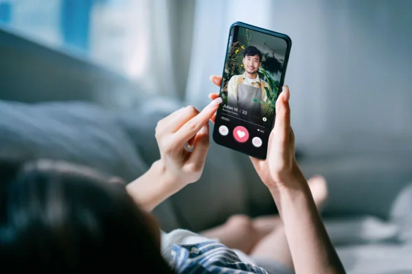 Apps de paquera: ser direto é o segredo para não perder tempo? Entenda