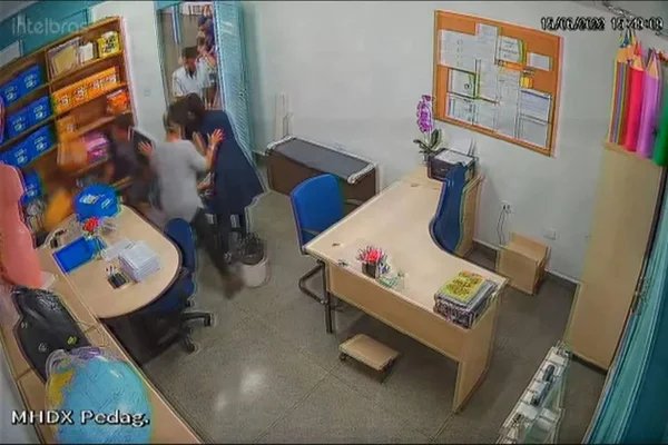 Pai agressão em escola