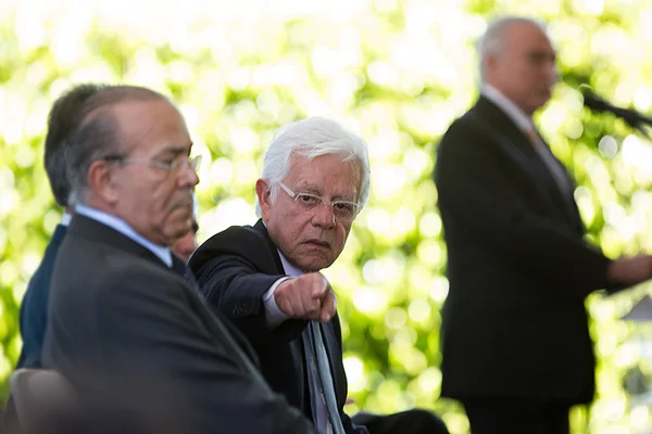 Juiz Vallisney quer ouvir Temer, Moreira e Padilha sobre quadrilhão