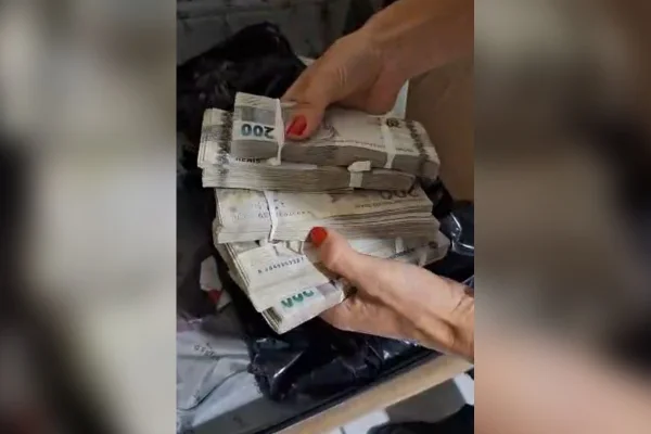 Fraude no INSS: PF acha pilhas de dinheiro em sacos de lixo