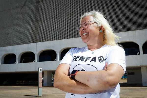Ex-moradora de rua cria rede de apoio a vulneráveis na pandemia