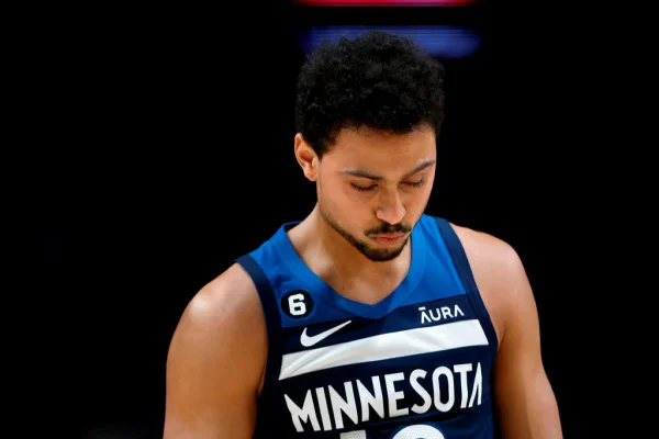 Jogador da NBA é preso acusado de violência doméstica