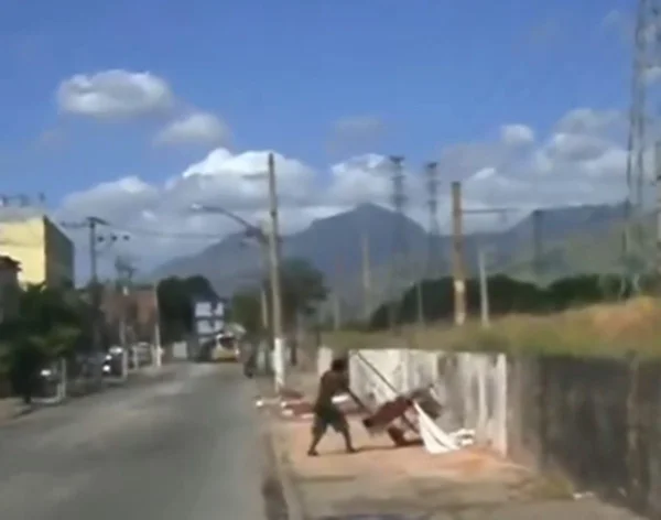 Homem abandonado corpo nomeio da rua no Rio de Janeiro