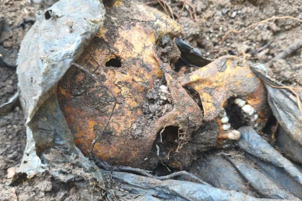 Polícia investiga cemitério clandestino encontrado em comunidade do Rio