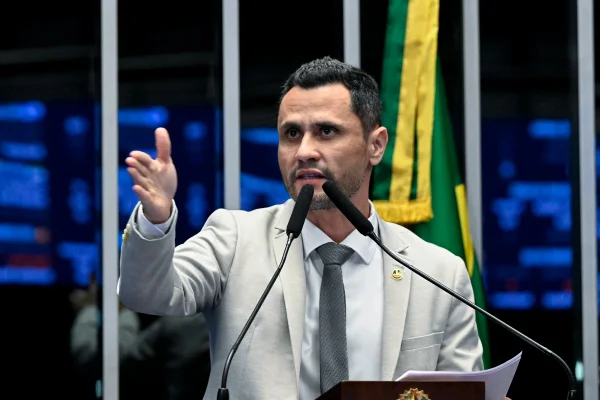 Senador Cleitinho Azevedo