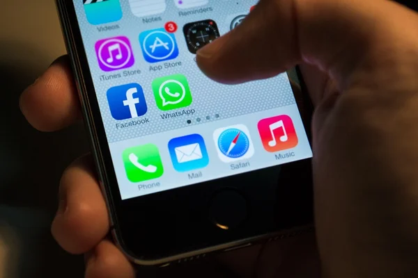 Falha no WhatsApp pode levar a roubo de fotos privadas