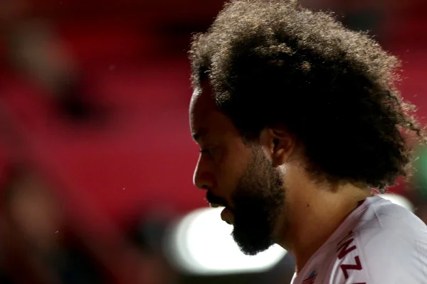 Jogador Marcelo, do Fluminense, chora após lance forte - Metrópoles
