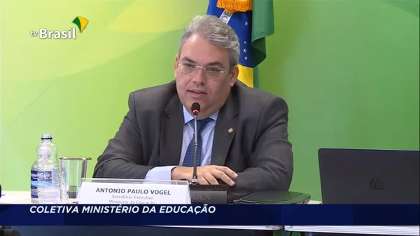 secretário-executivo do MEC, Antonio Paulo Vogel