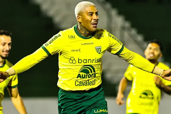 Brasiliense anuncia contratação de revelação do Grêmio para 2026