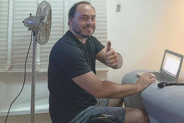 O vereador que odeia ser vereador: Carluxo ignora Rio em suas redes