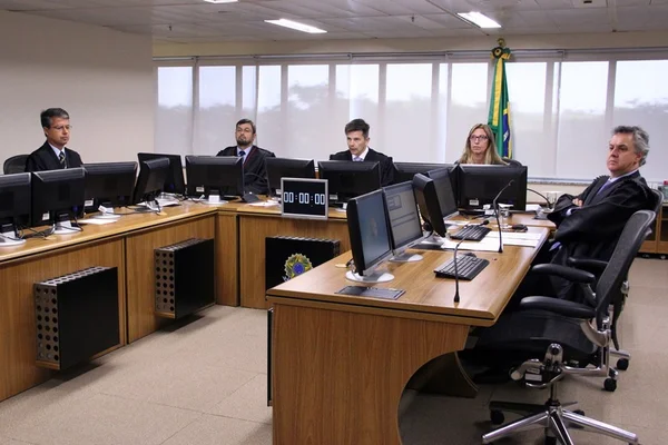 Julgamento de Lula: veja a checagem das informações nas redes sociais