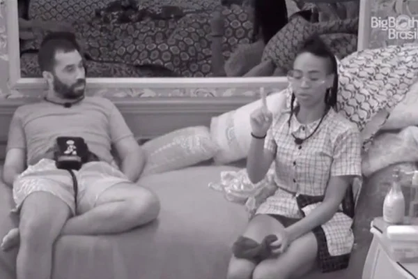 Karol Conká e Gilberto no BBB21