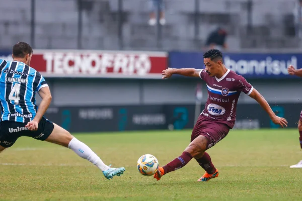 Grêmio vence o Caxias e fica a um empate da final do Campeonato Gaúcho
