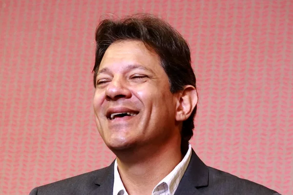 Líderes partidários criticam “atitude hegemônica” dos petistas