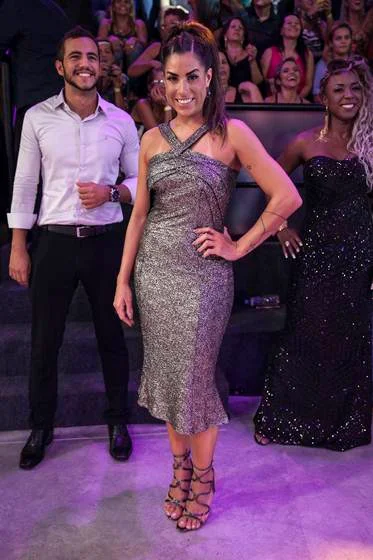 Ex-BBB Juliana aparece como bailarina no “Faustão” - imagem 7 Ex-BBB Juliana aparece como bailarina no “Faustão” - imagem 7