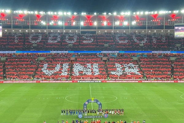 Confira homenagens do Flamengo para Vinícius Júnior