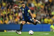 De pênalti, Raphinha empatou o jogo contra a Austrália para o Brasil De pênalti, Raphinha empatou o jogo contra a Austrália para o Brasil