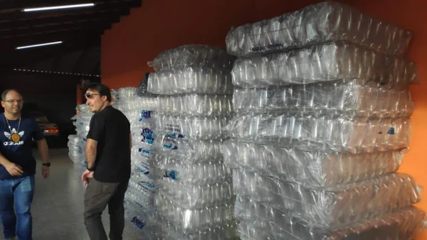 Mulher vendia álcool em gel clandestino
