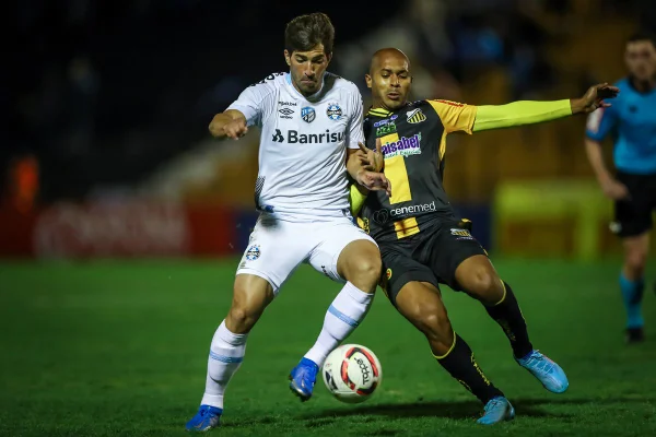 Grêmio tropeça fora de casa e perde para o Novorizontino por 2 x 0
