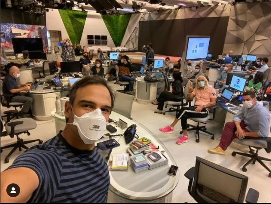 Tadeu Schmidt faz sua última reunião no Fantástico