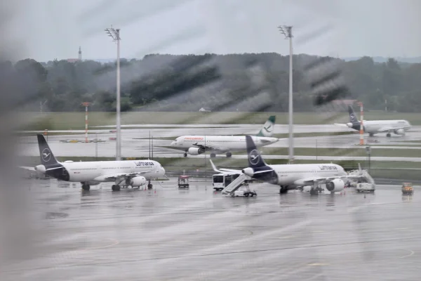 Imagem colorida do aeroporto de Munique - Metrópoles