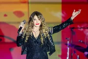 Elba Ramalho foi uma das atrações do festival Na Praia, em 14 de agosto 
