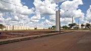 A área pública voltou a ficar sem cerca A área pública voltou a ficar sem cerca